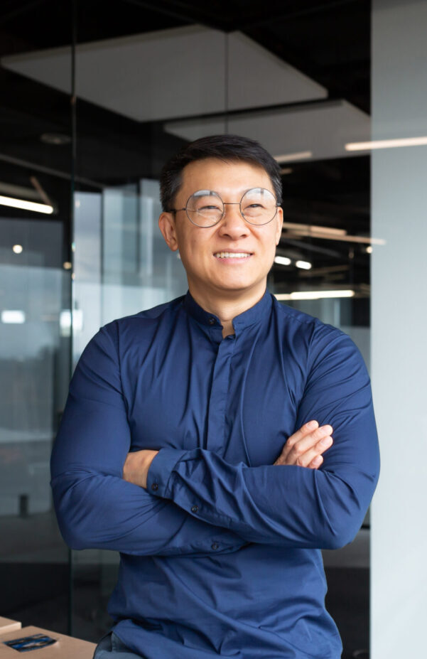 Exec_male-2-scaled-e1725570115690